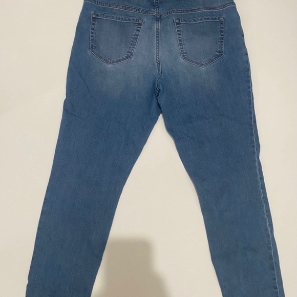 Maternity Jeans - Picture 2 of 11